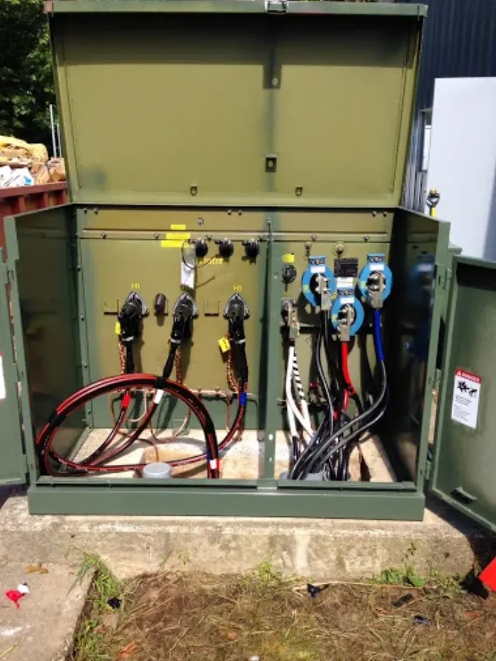 Open pad-mounted transformer with cabling